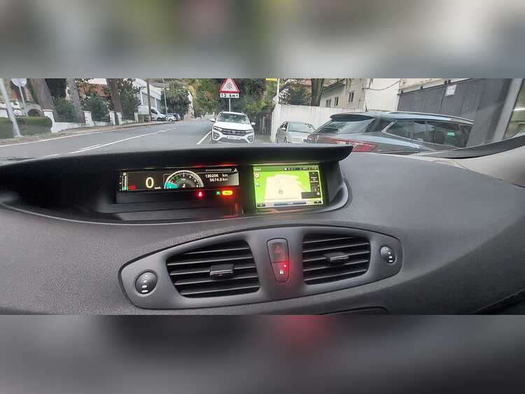Renault Grand Scenic 1.5 DCI 110CV foto 9